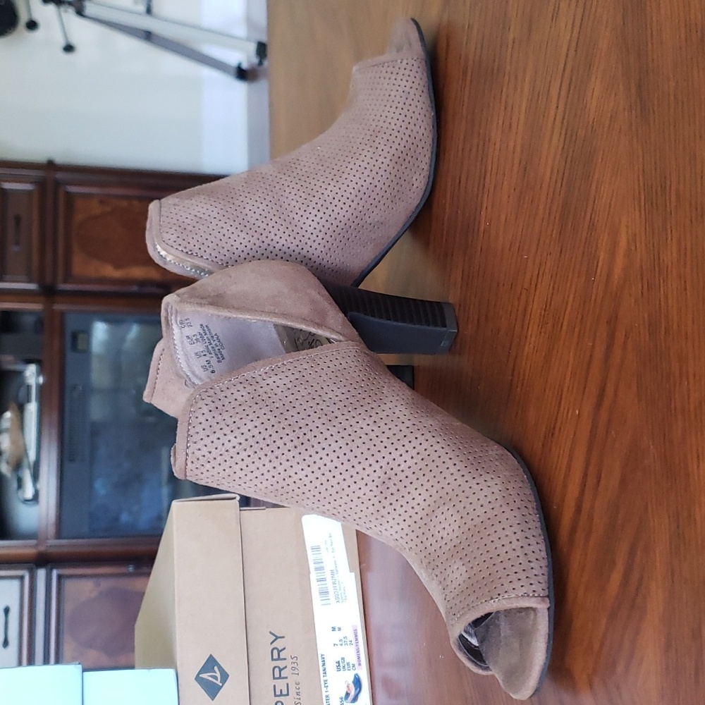 Life Stride heeled boot sandals 6.5M